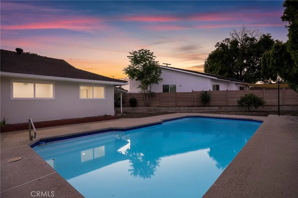 10000 Amestoy Avenue Northridge, CA 91325