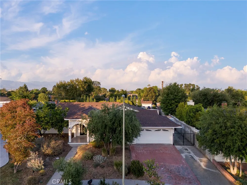 10000 Amestoy Avenue Northridge, CA 91325
