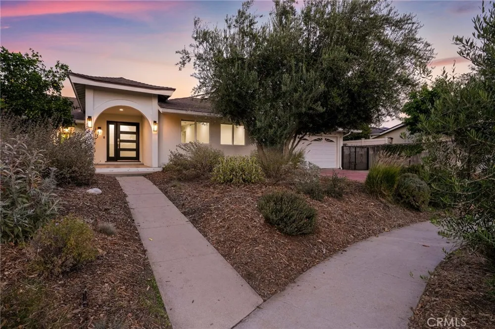 10000 Amestoy Avenue Northridge, CA 91325