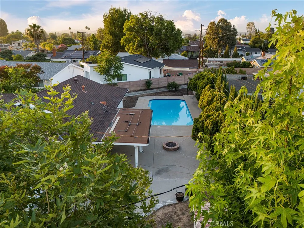 10000 Amestoy Avenue Northridge, CA 91325