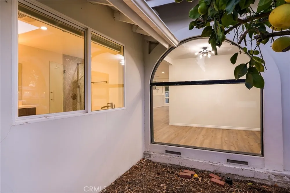 10000 Amestoy Avenue Northridge, CA 91325