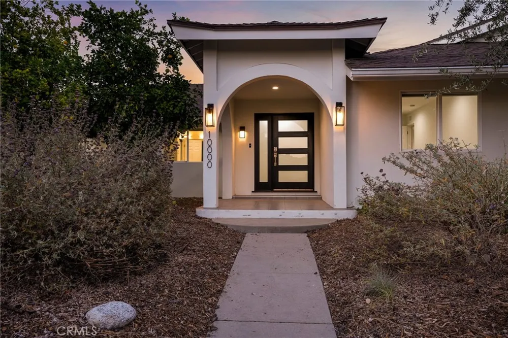 10000 Amestoy Avenue Northridge, CA 91325