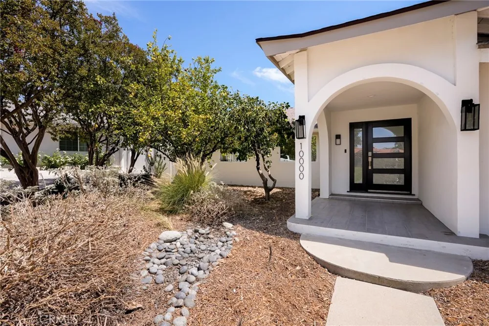 10000 Amestoy Avenue Northridge, CA 91325