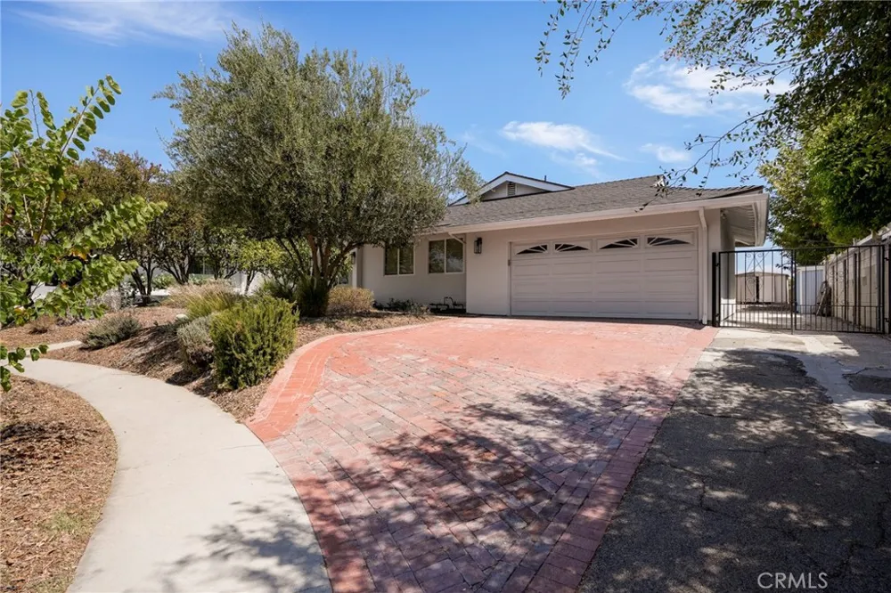 10000 Amestoy Avenue Northridge, CA 91325