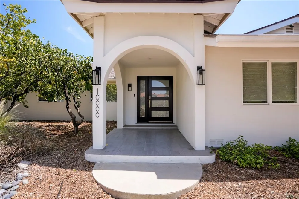 10000 Amestoy Avenue Northridge, CA 91325