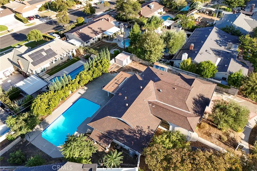 10000 Amestoy Avenue Northridge, CA 91325