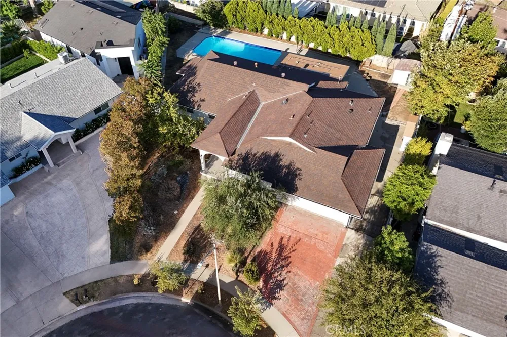 10000 Amestoy Avenue Northridge, CA 91325