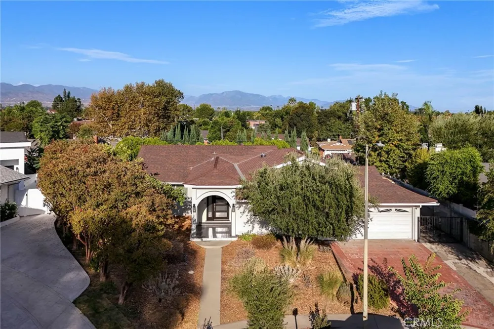 10000 Amestoy Avenue Northridge, CA 91325