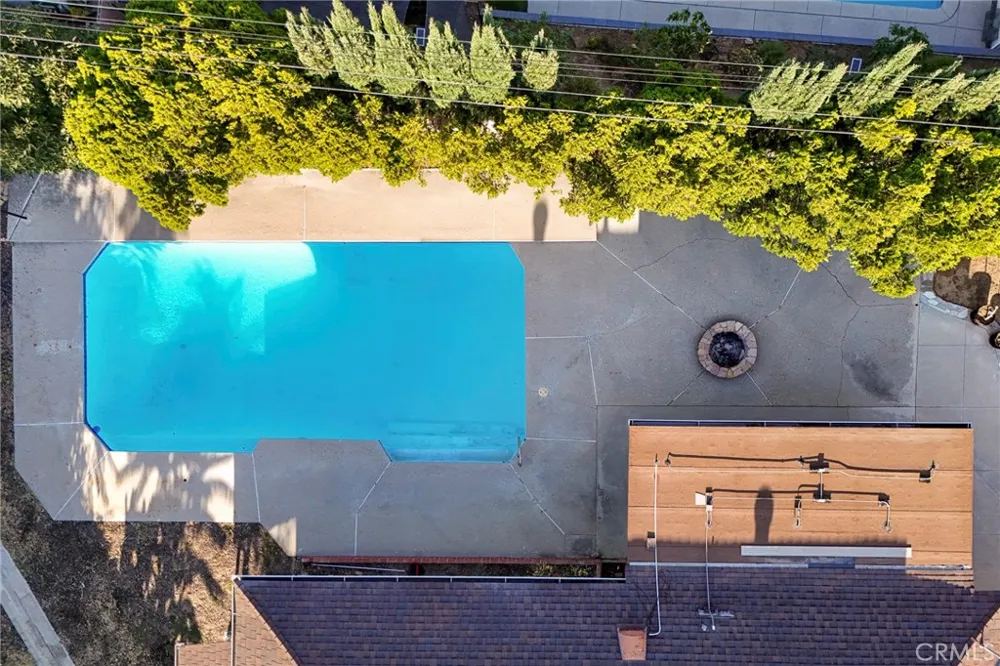 10000 Amestoy Avenue Northridge, CA 91325