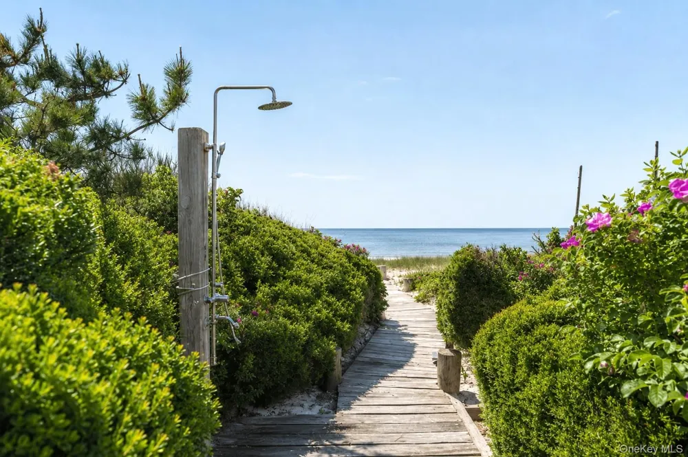6 Gin Lane Southampton, NY 11968