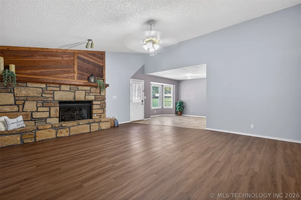 1259 Peninsula Drive Cleveland, OK 74020