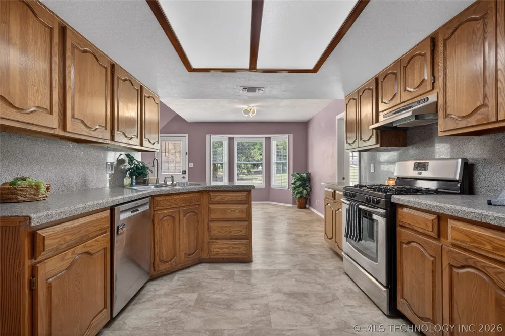 1259 Peninsula Drive Cleveland, OK 74020