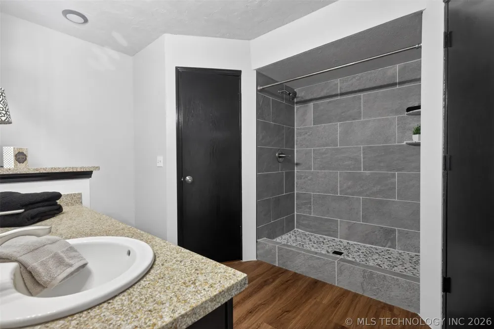 1259 Peninsula Drive Cleveland, OK 74020