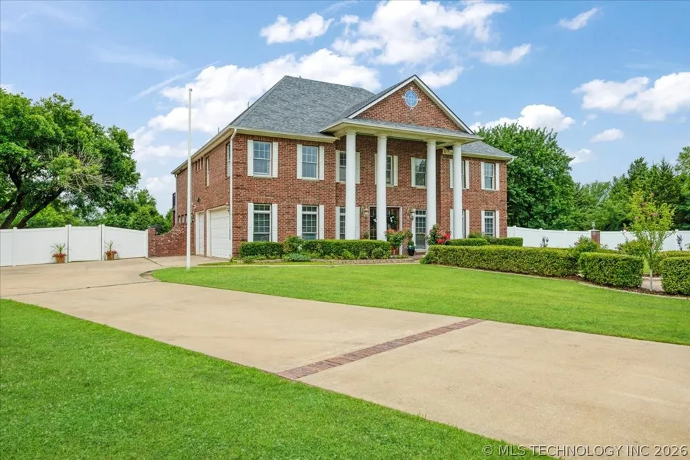3419 Castle Court Durant, OK 74701