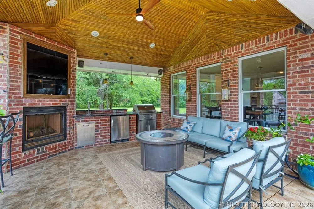 3419 Castle Court Durant, OK 74701