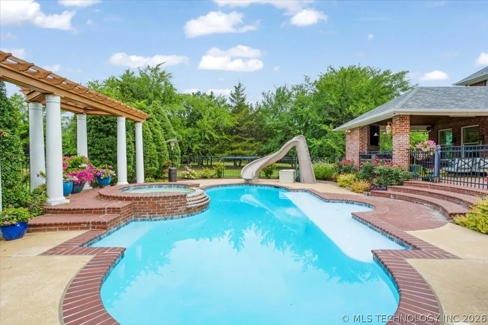 3419 Castle Court Durant, OK 74701