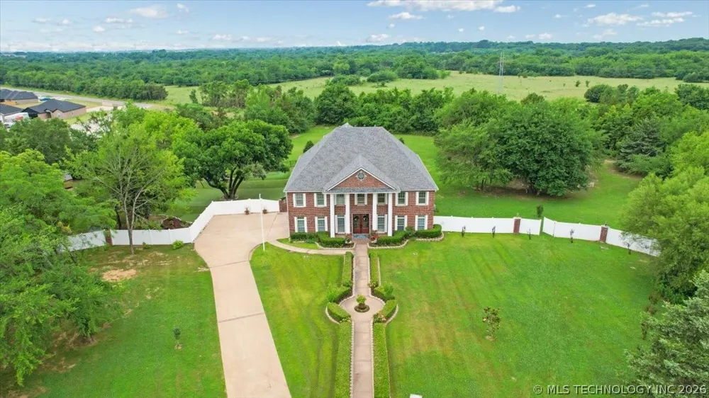 3419 Castle Court Durant, OK 74701