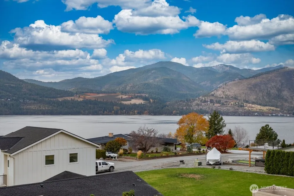 755 Wapato Way Manson, WA 98831