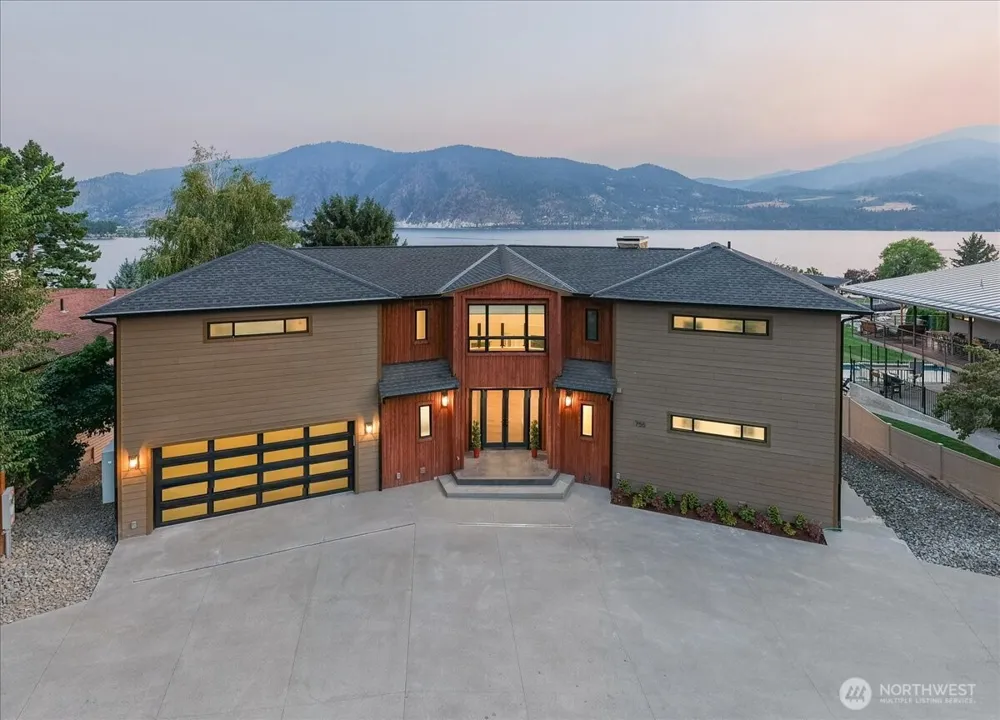 755 Wapato Way Manson, WA 98831