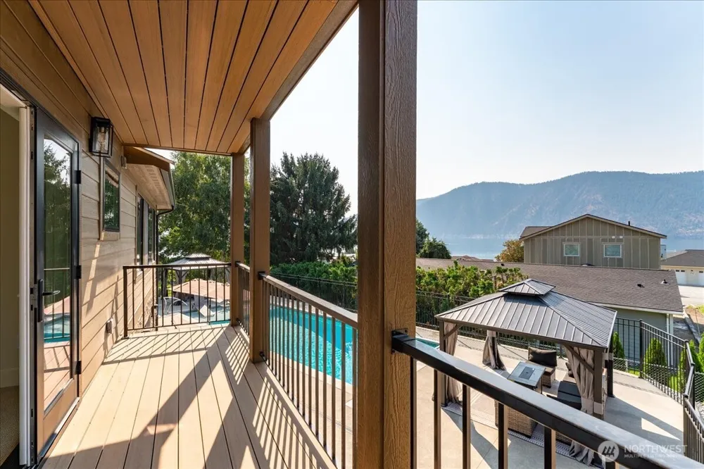 755 Wapato Way Manson, WA 98831