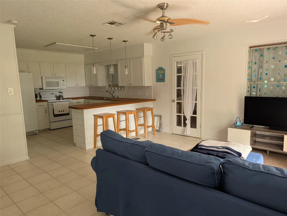 155 Lake Drive Enchanted Oaks, TX 75156