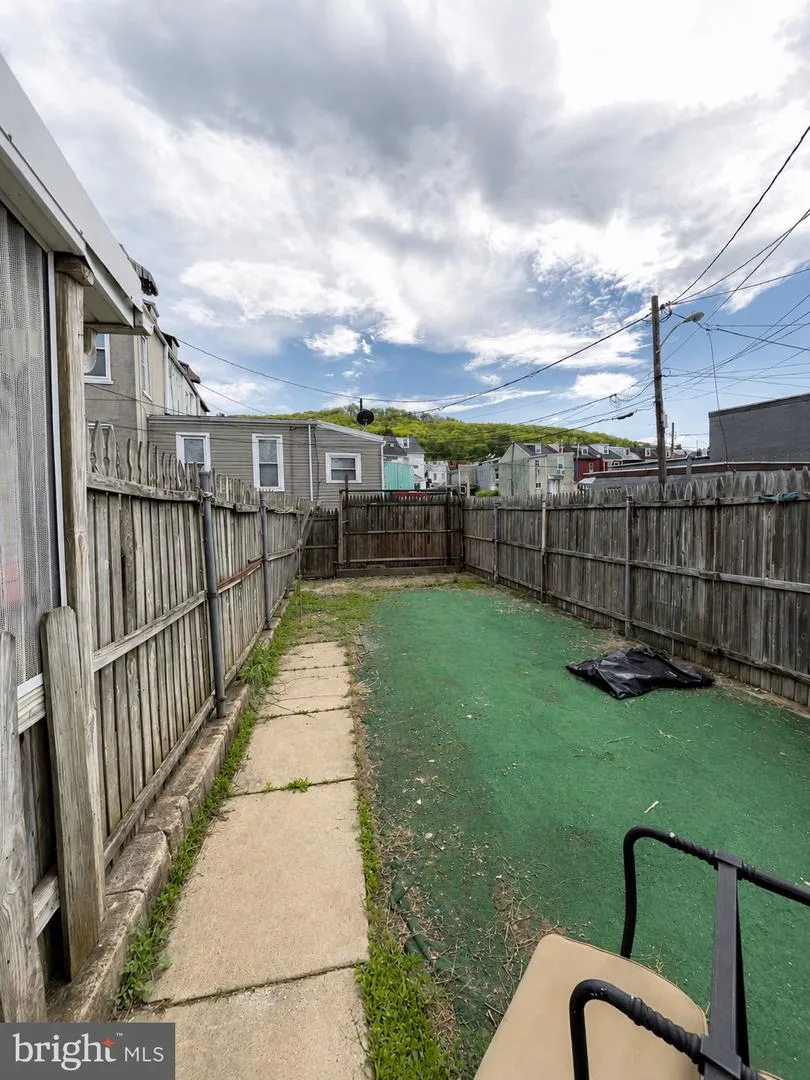 1424 MUHLENBERG STREET Reading, PA 19602