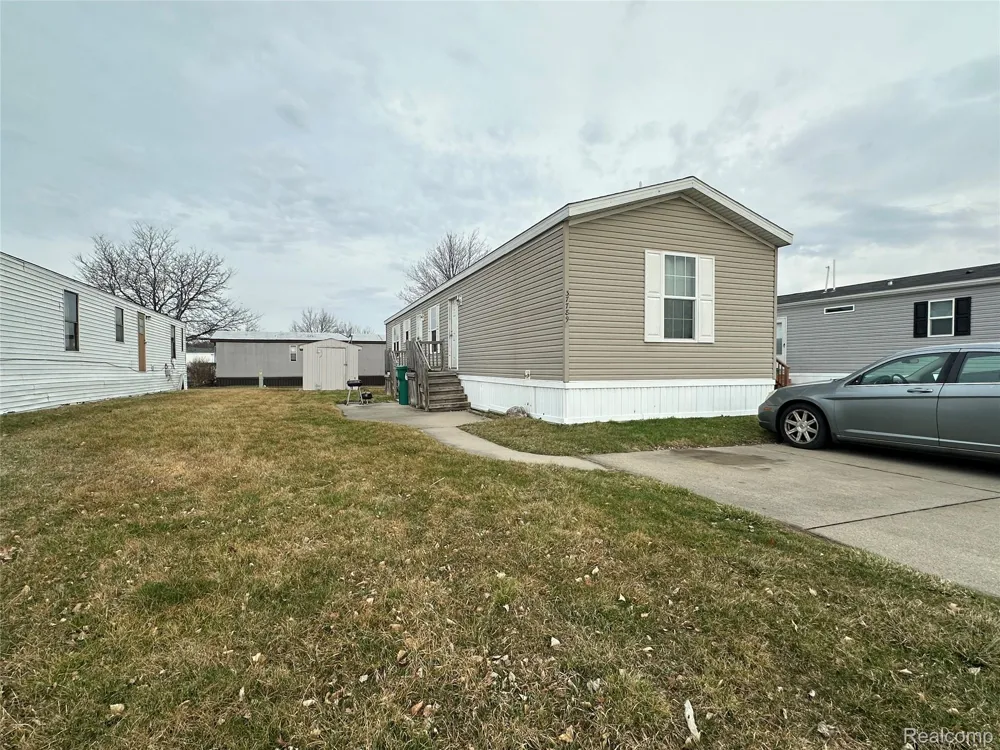 37789 Joplin Dr Clinton Charter Township, MI 48036