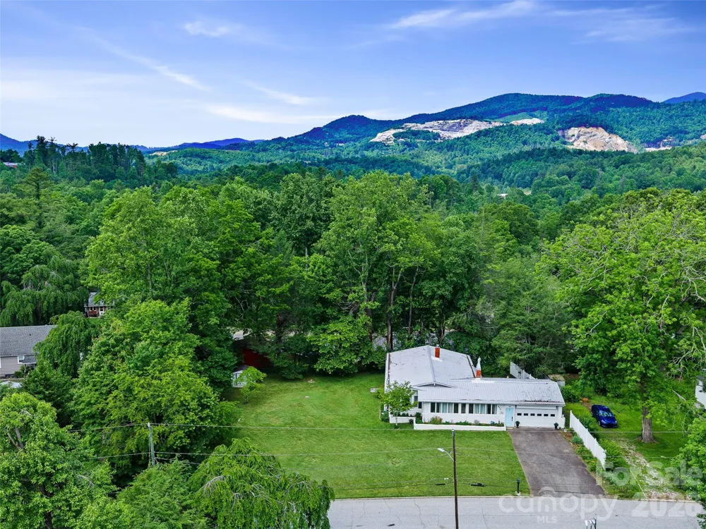 44 Hemlock Avenue Spruce Pine, NC 28777