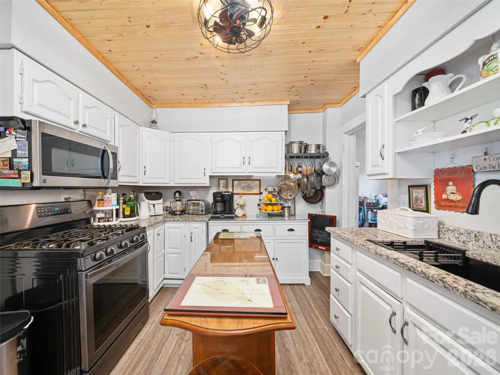 44 Hemlock Avenue Spruce Pine, NC 28777