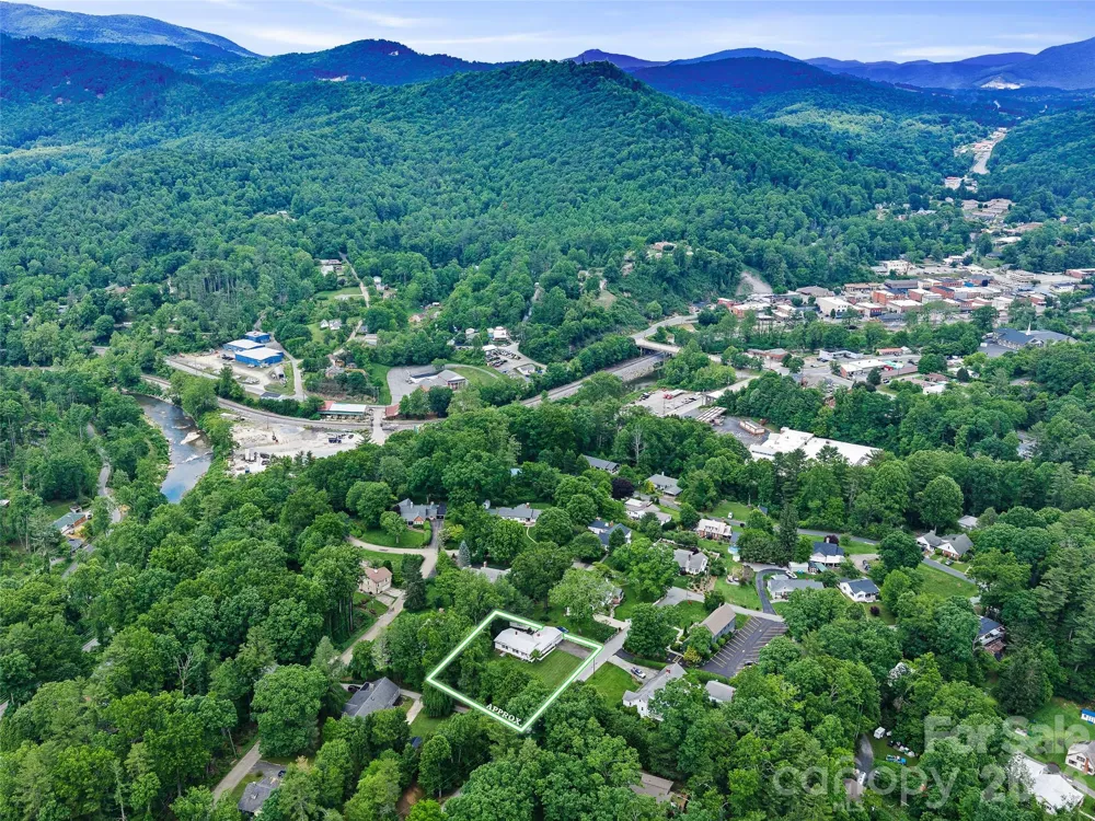 44 Hemlock Avenue Spruce Pine, NC 28777