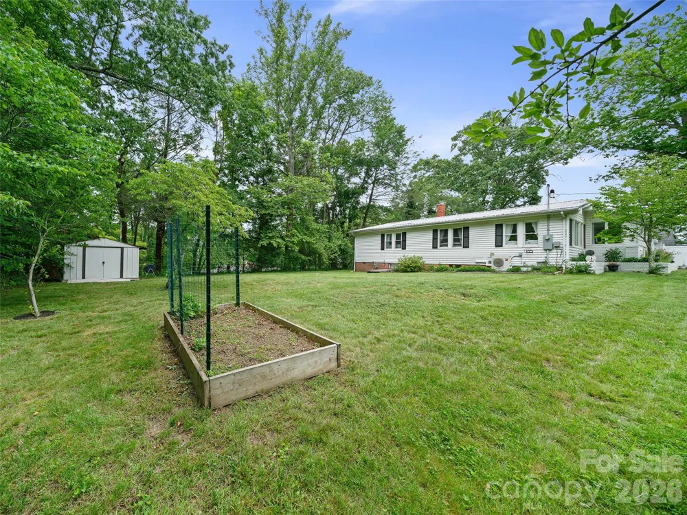 44 Hemlock Avenue Spruce Pine, NC 28777