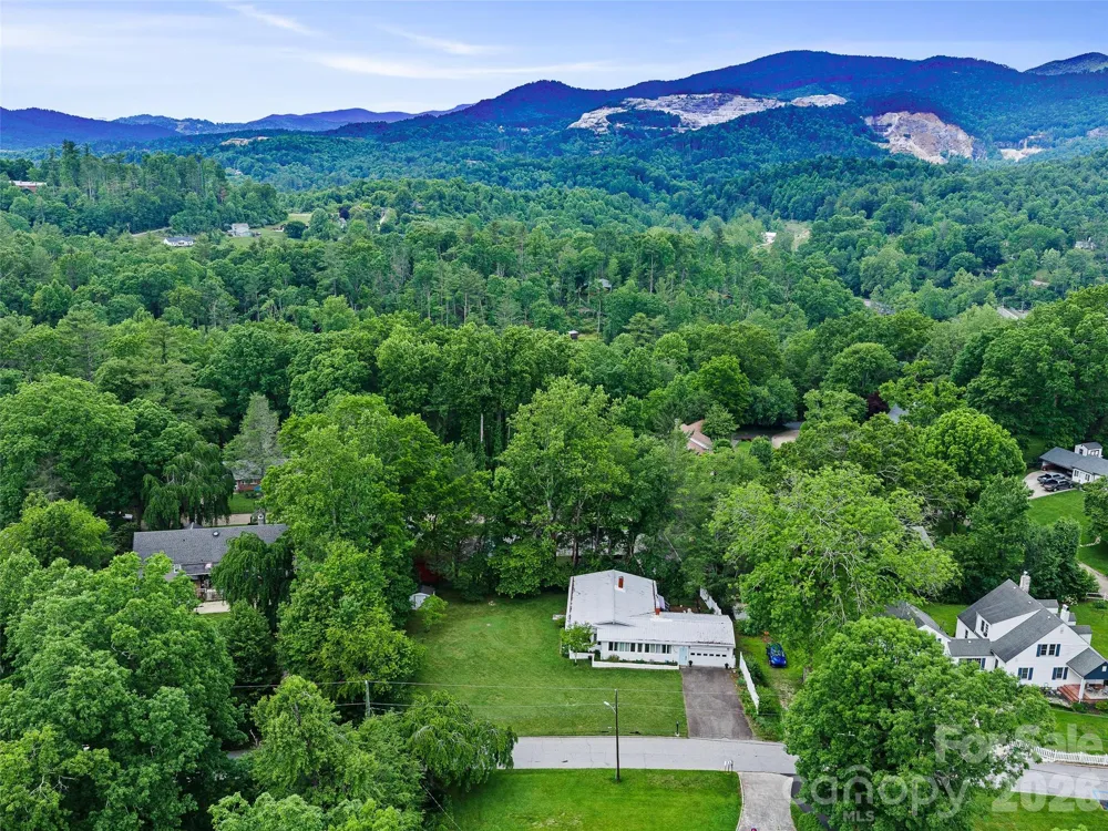 44 Hemlock Avenue Spruce Pine, NC 28777