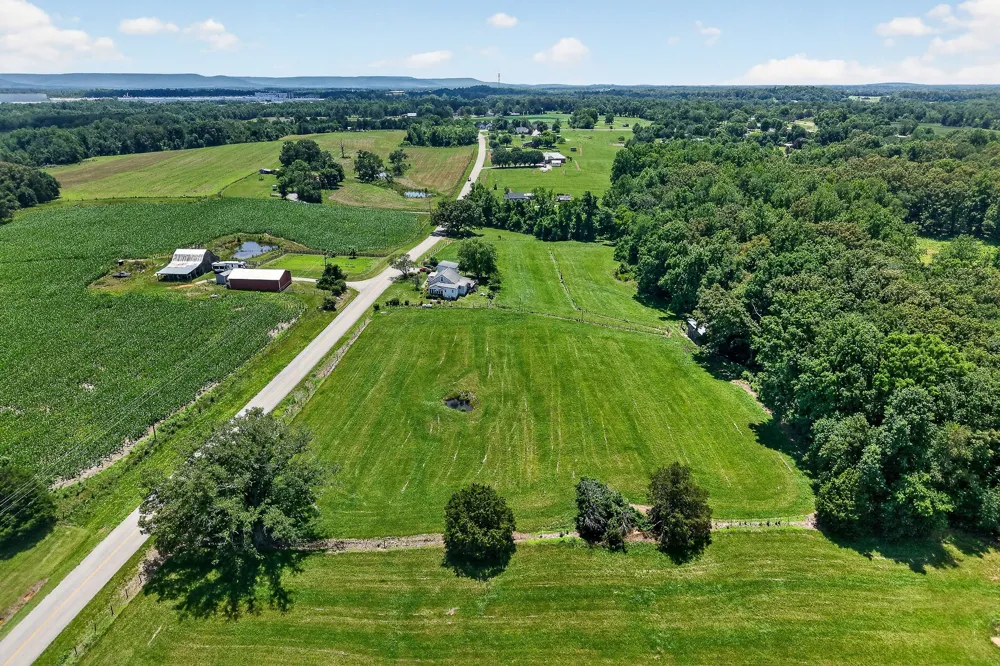 2531 Old Well Rd Morrison, TN 37357