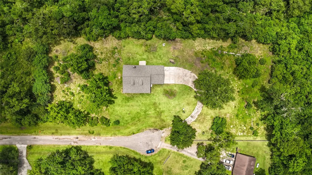 1011 County Road 678 Brazoria, TX 77422