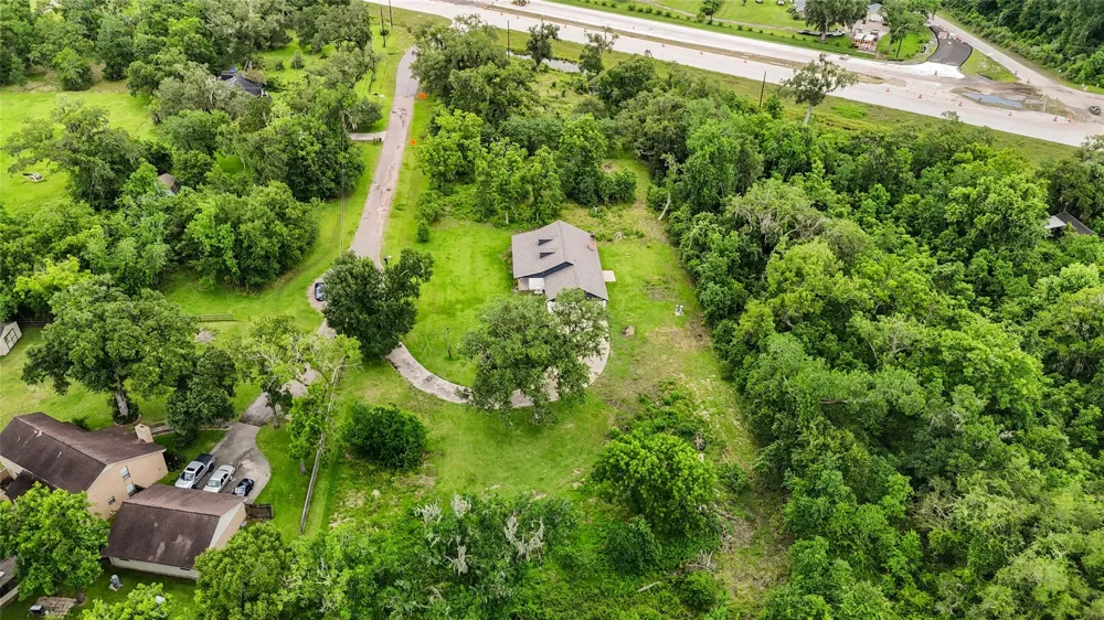 1011 County Road 678 Brazoria, TX 77422