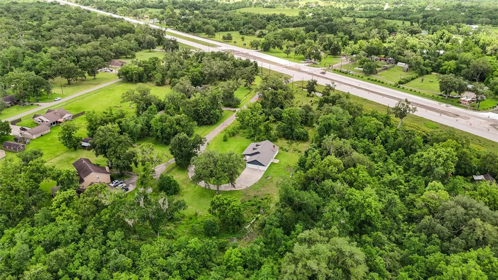 1011 County Road 678 Brazoria, TX 77422