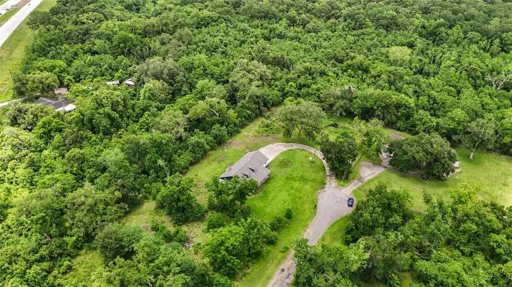 1011 County Road 678 Brazoria, TX 77422