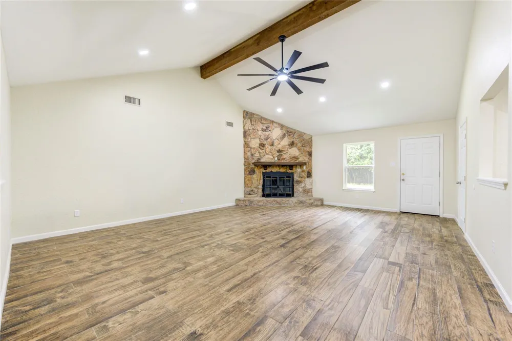 1011 County Road 678 Brazoria, TX 77422