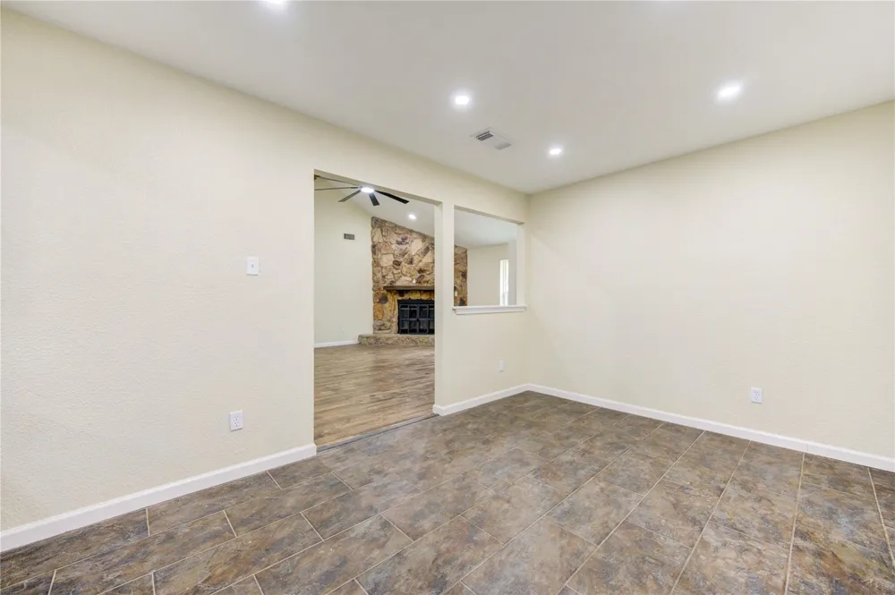 1011 County Road 678 Brazoria, TX 77422