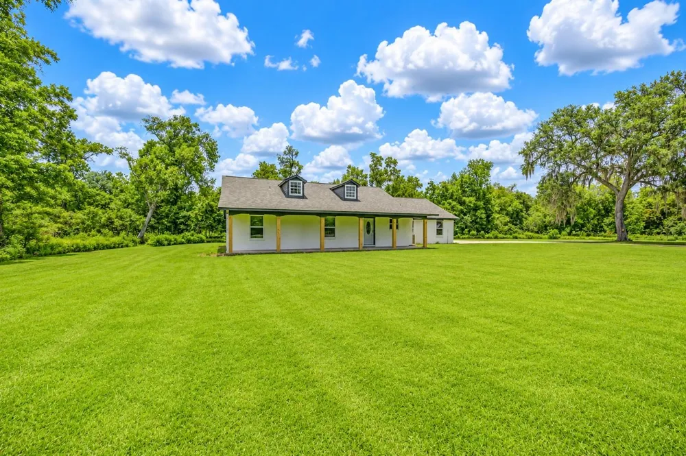 1011 County Road 678 Brazoria, TX 77422