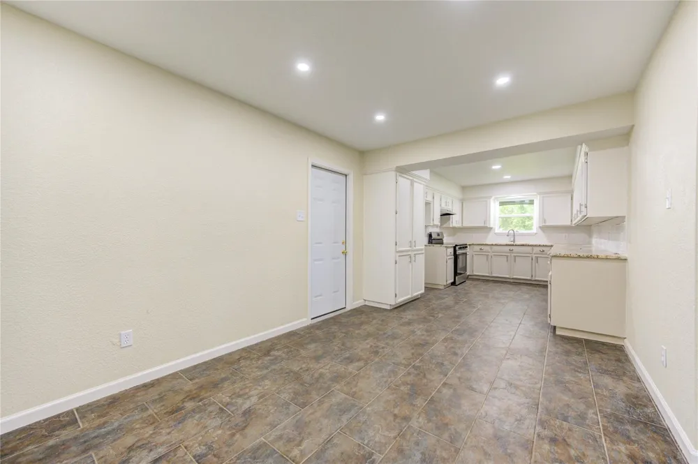 1011 County Road 678 Brazoria, TX 77422