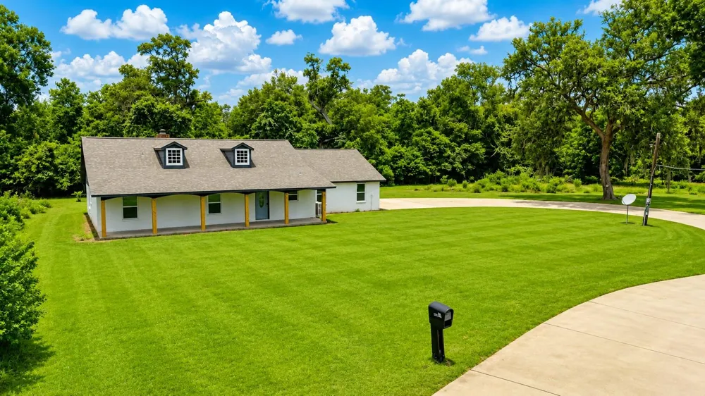 1011 County Road 678 Brazoria, TX 77422
