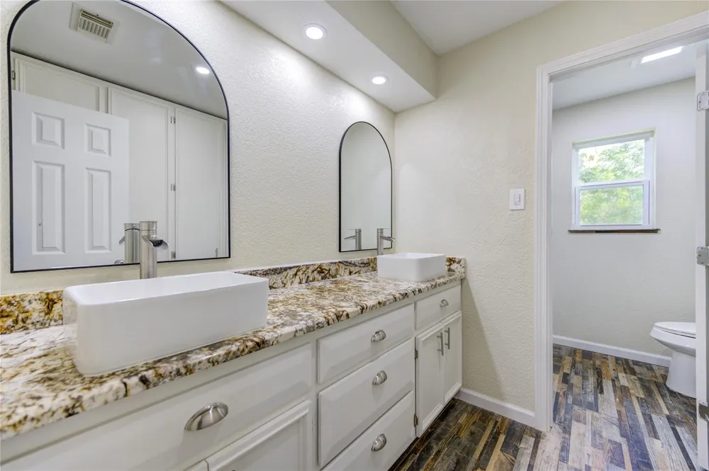 1011 County Road 678 Brazoria, TX 77422