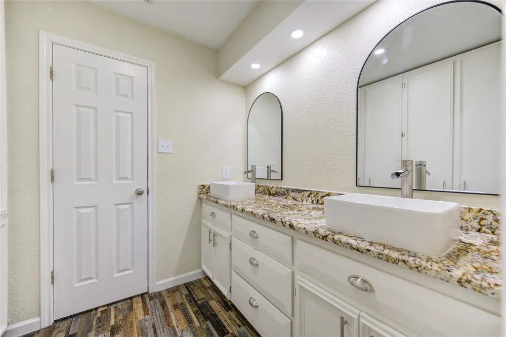 1011 County Road 678 Brazoria, TX 77422