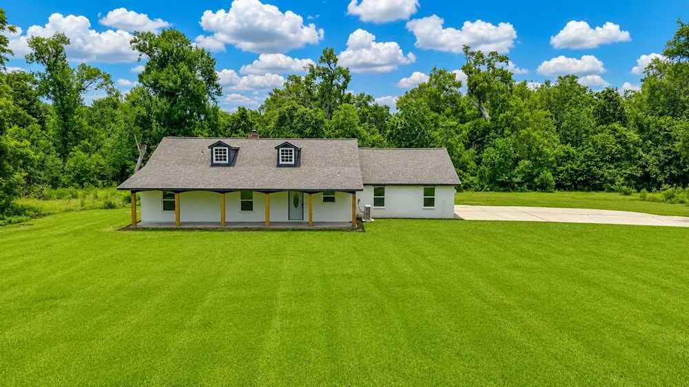 1011 County Road 678 Brazoria, TX 77422