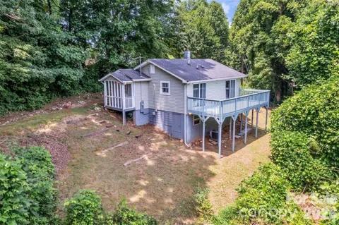 83 E View Street