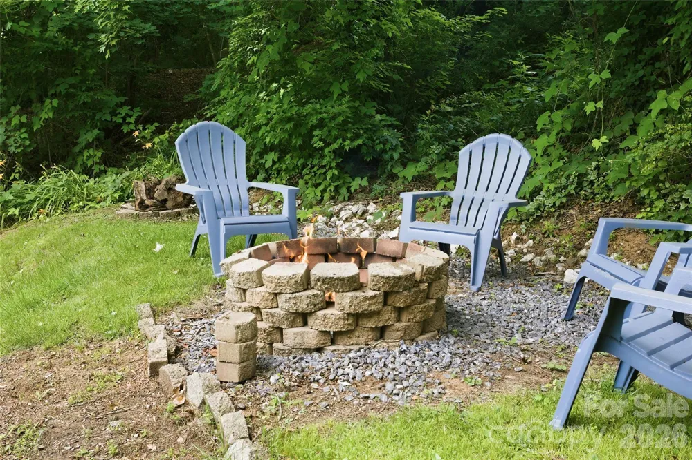 83 E View Street Marion, NC 28752