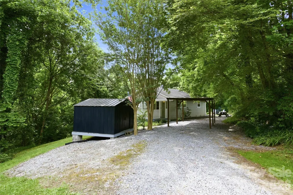 83 E View Street Marion, NC 28752