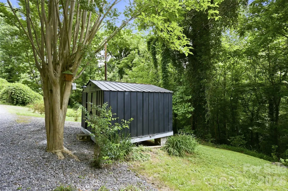 83 E View Street Marion, NC 28752