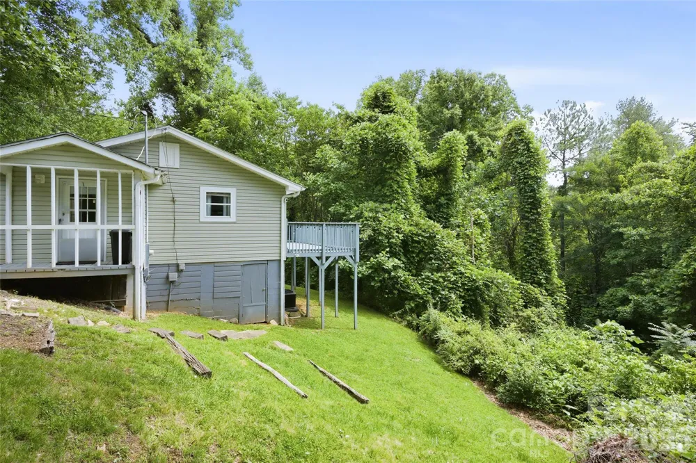 83 E View Street Marion, NC 28752